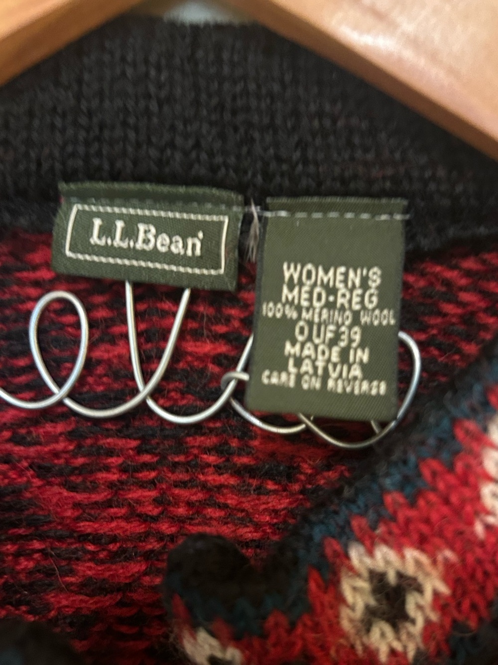 L.L. Bean Merino Wool Nordic Fair Isle Cardigan Sweater Red Black Women M 0UF39 - Picture 5 of 7